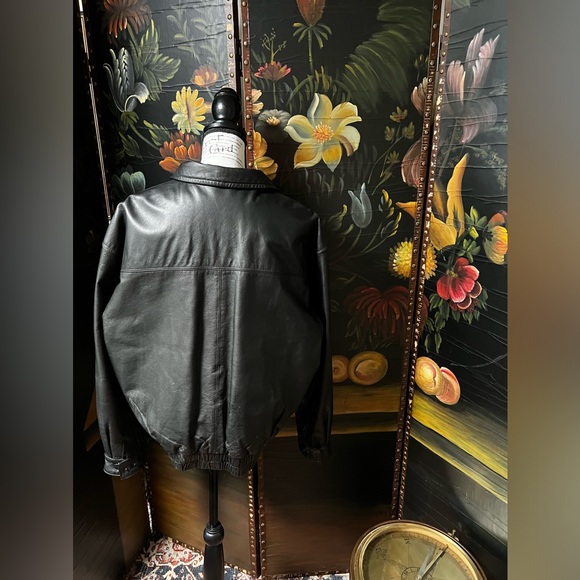 St Johns Bay Black Leather Jacket, Zip Up, Collared and Insulated, Men Size L - Picture 3 of 12